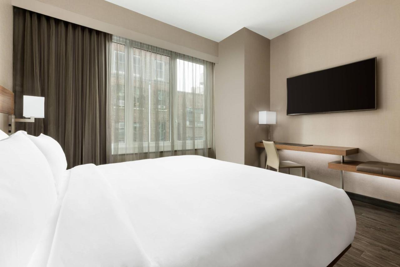 Ac Hotel By Marriott New York Times Square Екстериор снимка