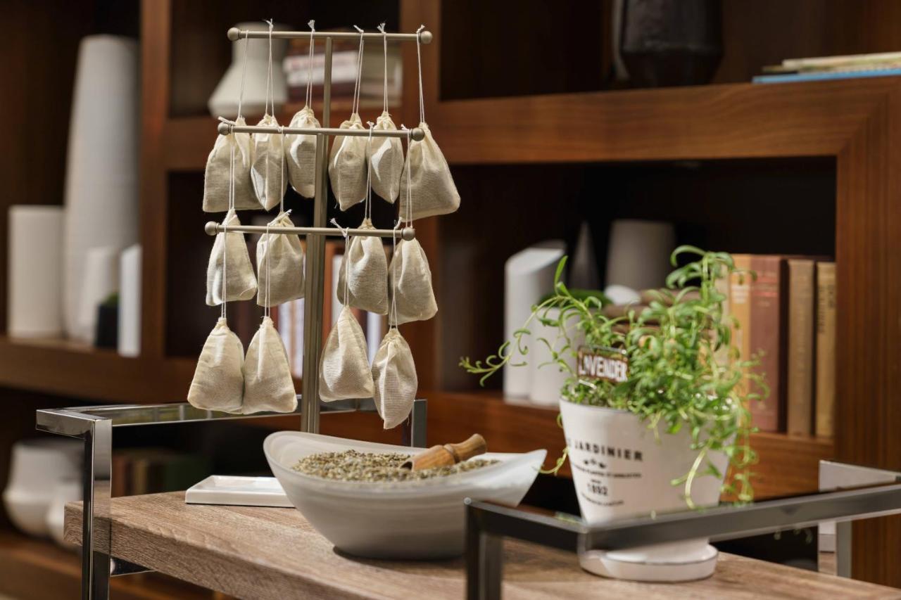 Ac Hotel By Marriott New York Times Square Екстериор снимка