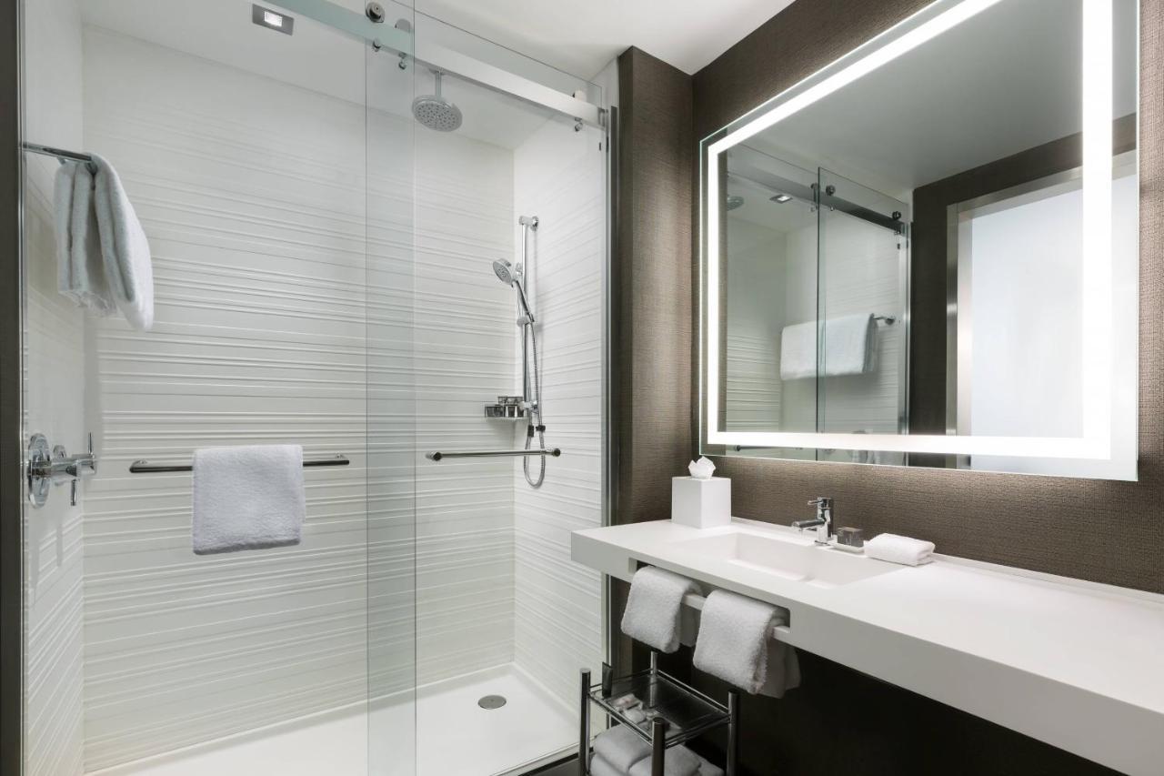 Ac Hotel By Marriott New York Times Square Екстериор снимка
