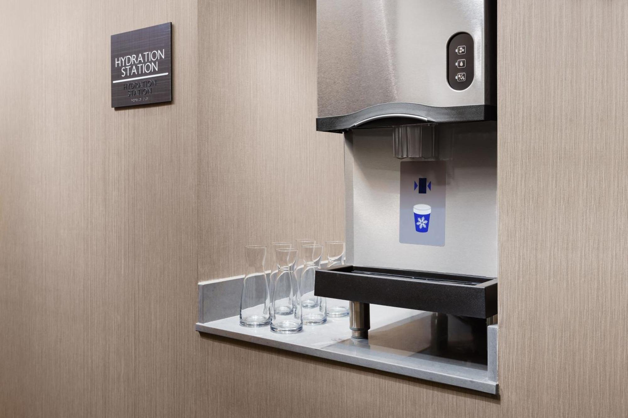 Ac Hotel By Marriott New York Times Square Екстериор снимка